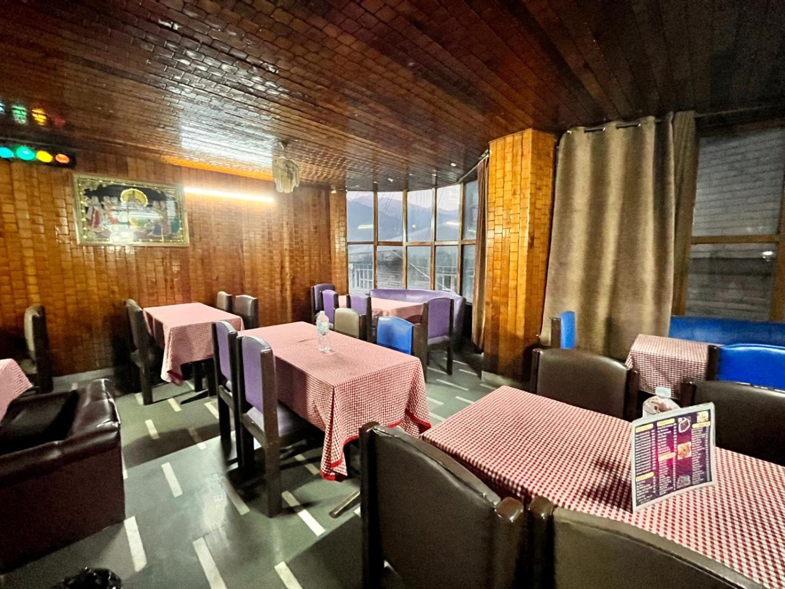 Hadimba Hill View By Hadimba Palace, Manali - Premium Room ! Family Hotel ! Parking ! Near Hadimba Temple Exterior foto