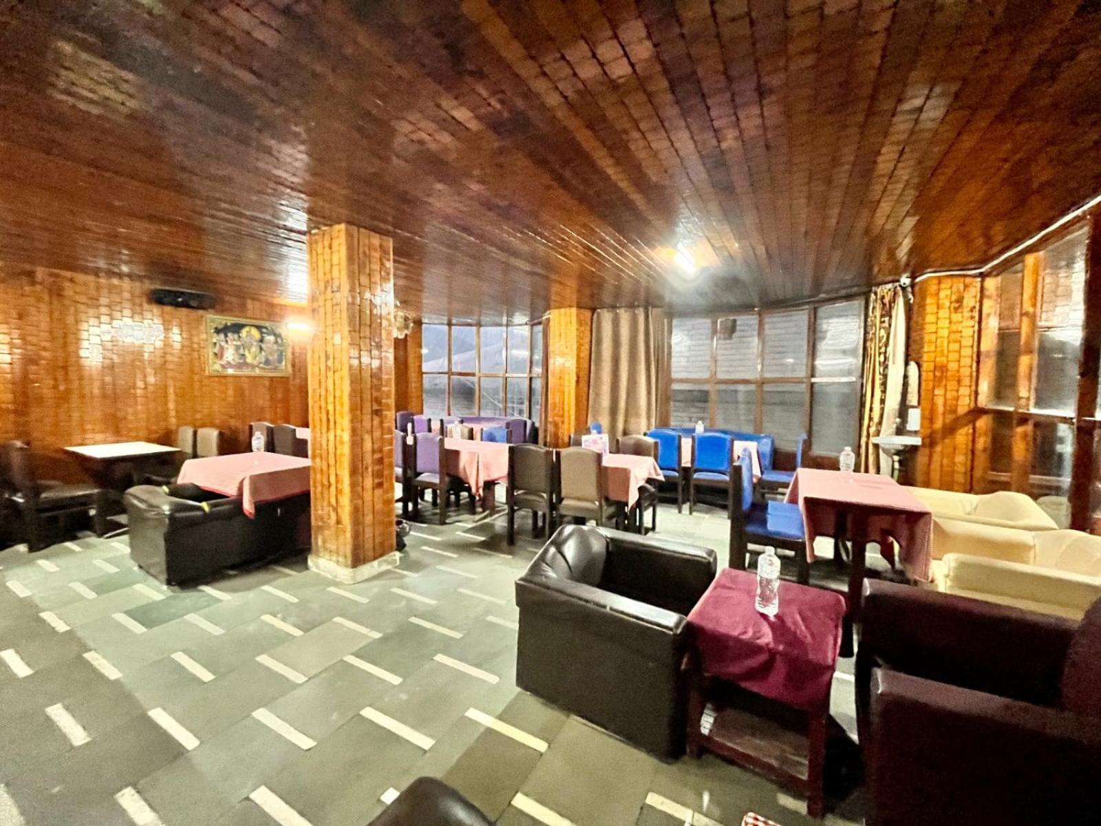 Hadimba Hill View By Hadimba Palace, Manali - Premium Room ! Family Hotel ! Parking ! Near Hadimba Temple Exterior foto