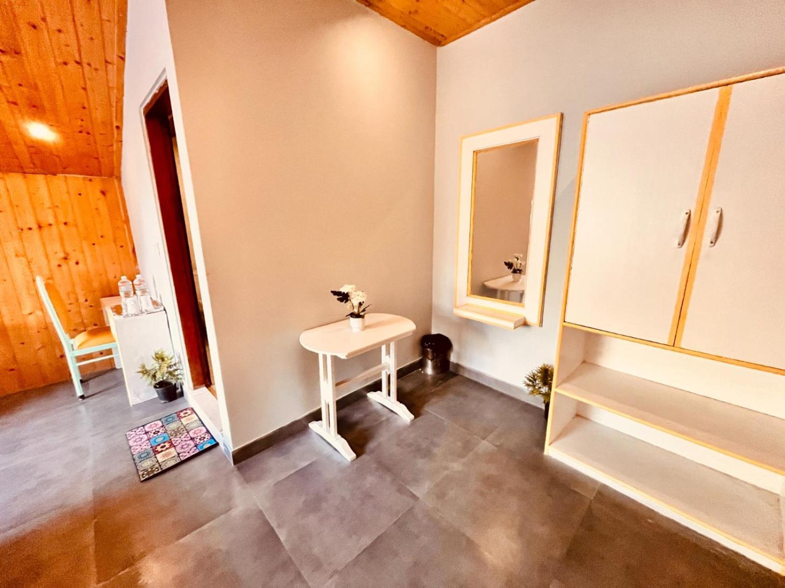 Hadimba Hill View By Hadimba Palace, Manali - Premium Room ! Family Hotel ! Parking ! Near Hadimba Temple Exterior foto