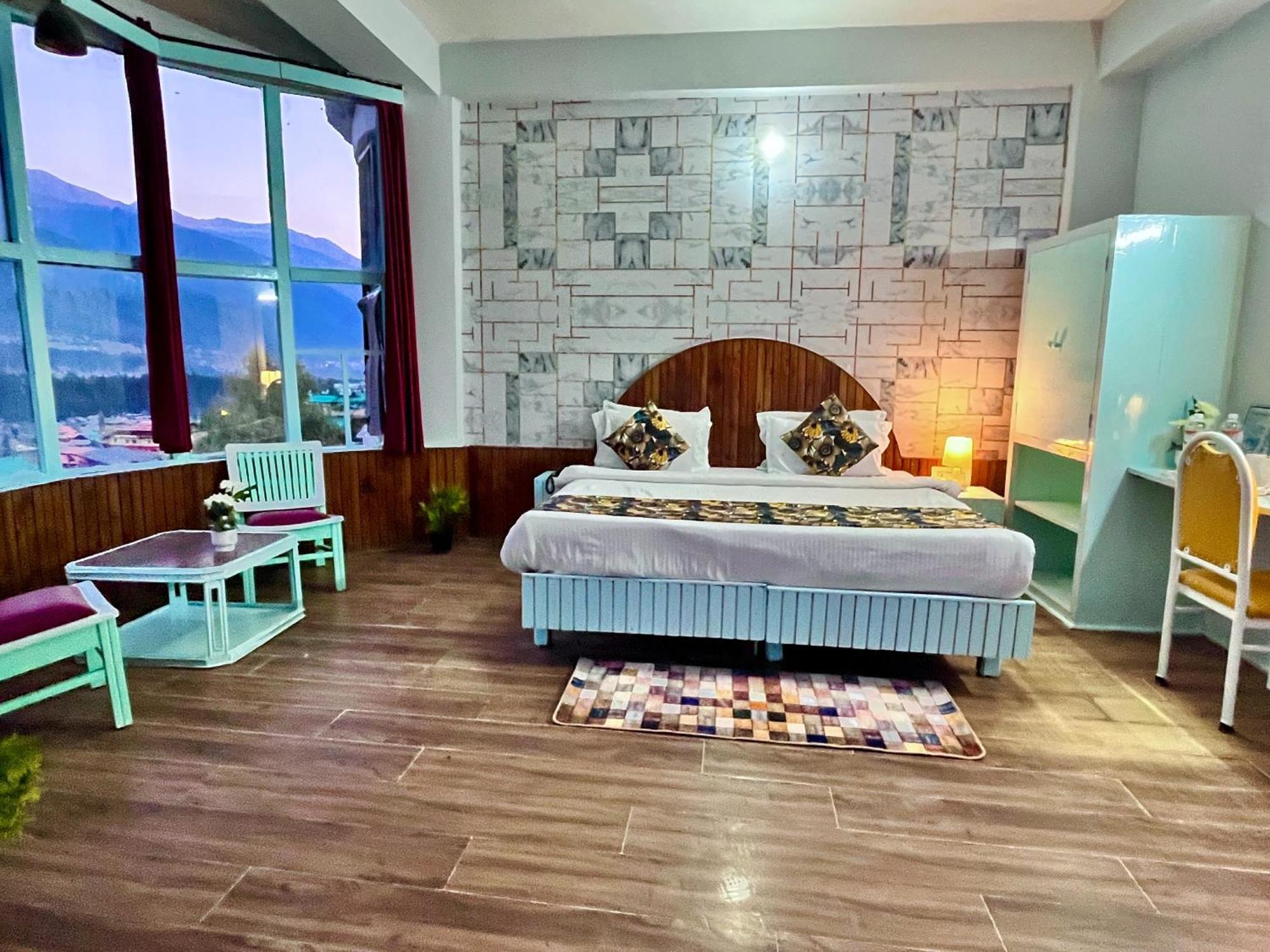 Hadimba Hill View By Hadimba Palace, Manali - Premium Room ! Family Hotel ! Parking ! Near Hadimba Temple Exterior foto