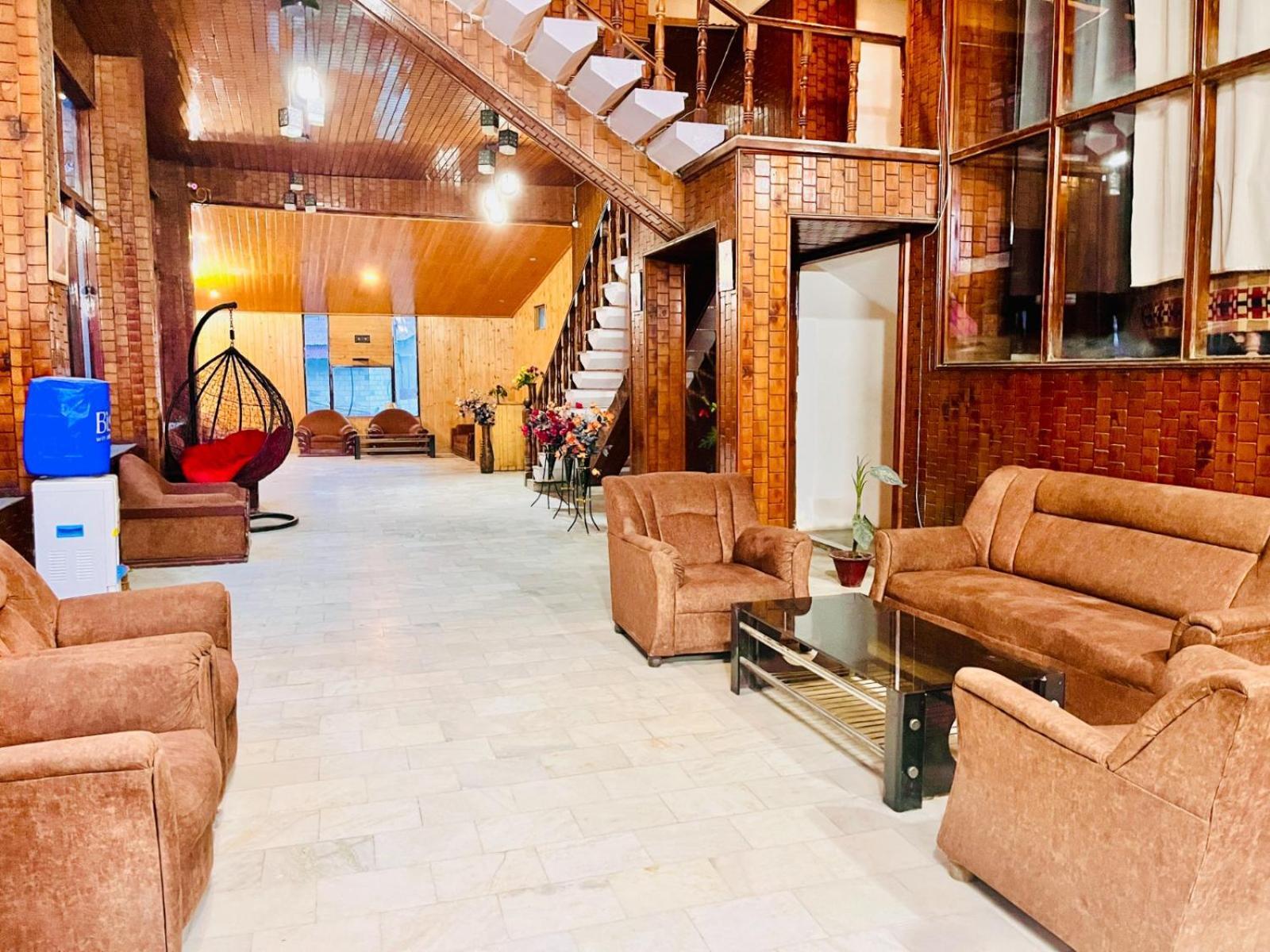Hadimba Hill View By Hadimba Palace, Manali - Premium Room ! Family Hotel ! Parking ! Near Hadimba Temple Exterior foto