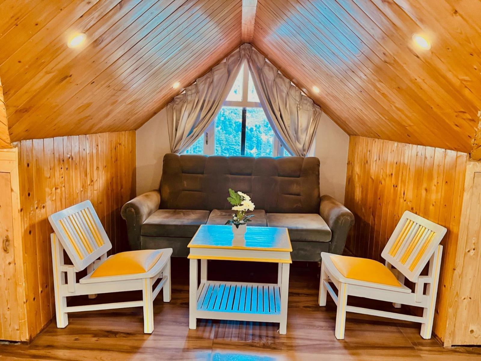 Hadimba Hill View By Hadimba Palace, Manali - Premium Room ! Family Hotel ! Parking ! Near Hadimba Temple Exterior foto