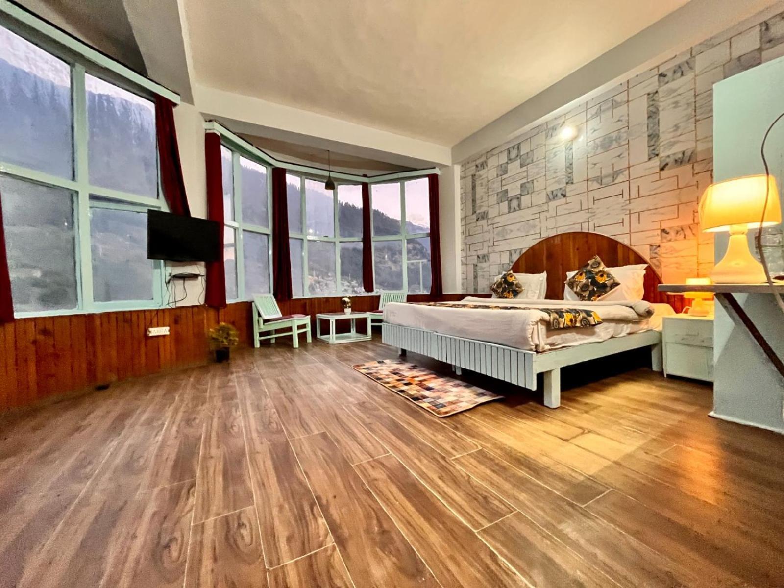 Hadimba Hill View By Hadimba Palace, Manali - Premium Room ! Family Hotel ! Parking ! Near Hadimba Temple Exterior foto