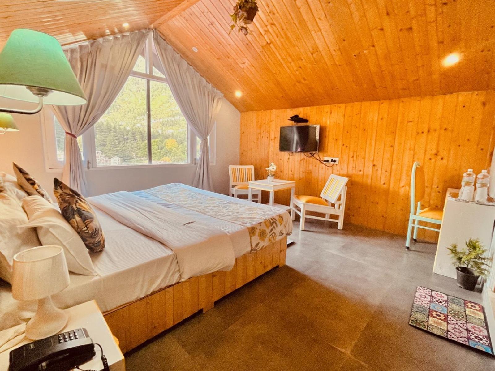 Hadimba Hill View By Hadimba Palace, Manali - Premium Room ! Family Hotel ! Parking ! Near Hadimba Temple Exterior foto