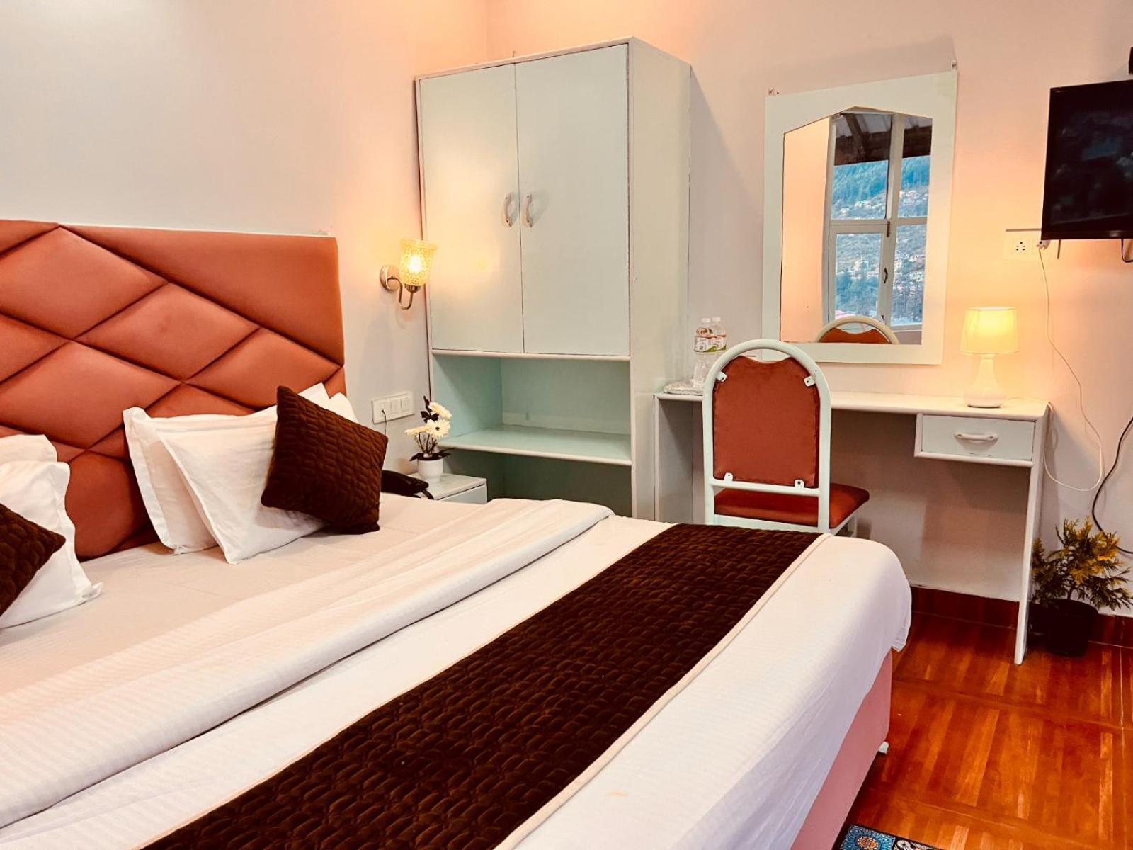 Hadimba Hill View By Hadimba Palace, Manali - Premium Room ! Family Hotel ! Parking ! Near Hadimba Temple Exterior foto