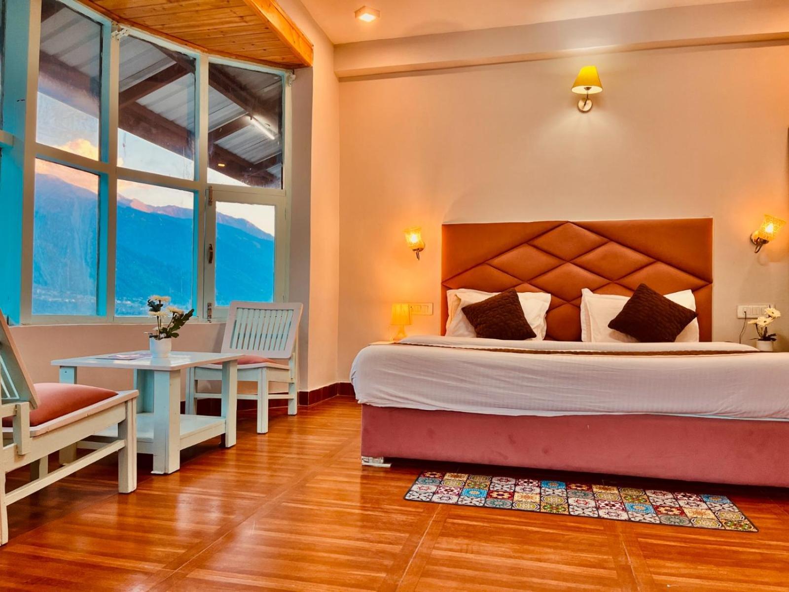 Hadimba Hill View By Hadimba Palace, Manali - Premium Room ! Family Hotel ! Parking ! Near Hadimba Temple Exterior foto