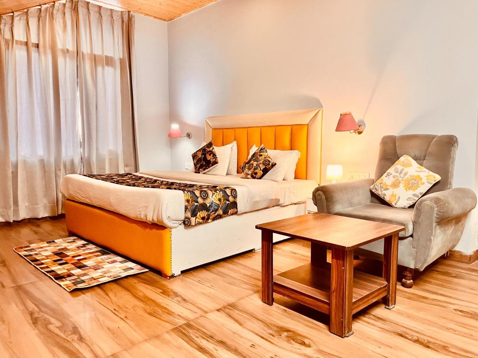 Hadimba Hill View By Hadimba Palace, Manali - Premium Room ! Family Hotel ! Parking ! Near Hadimba Temple Exterior foto