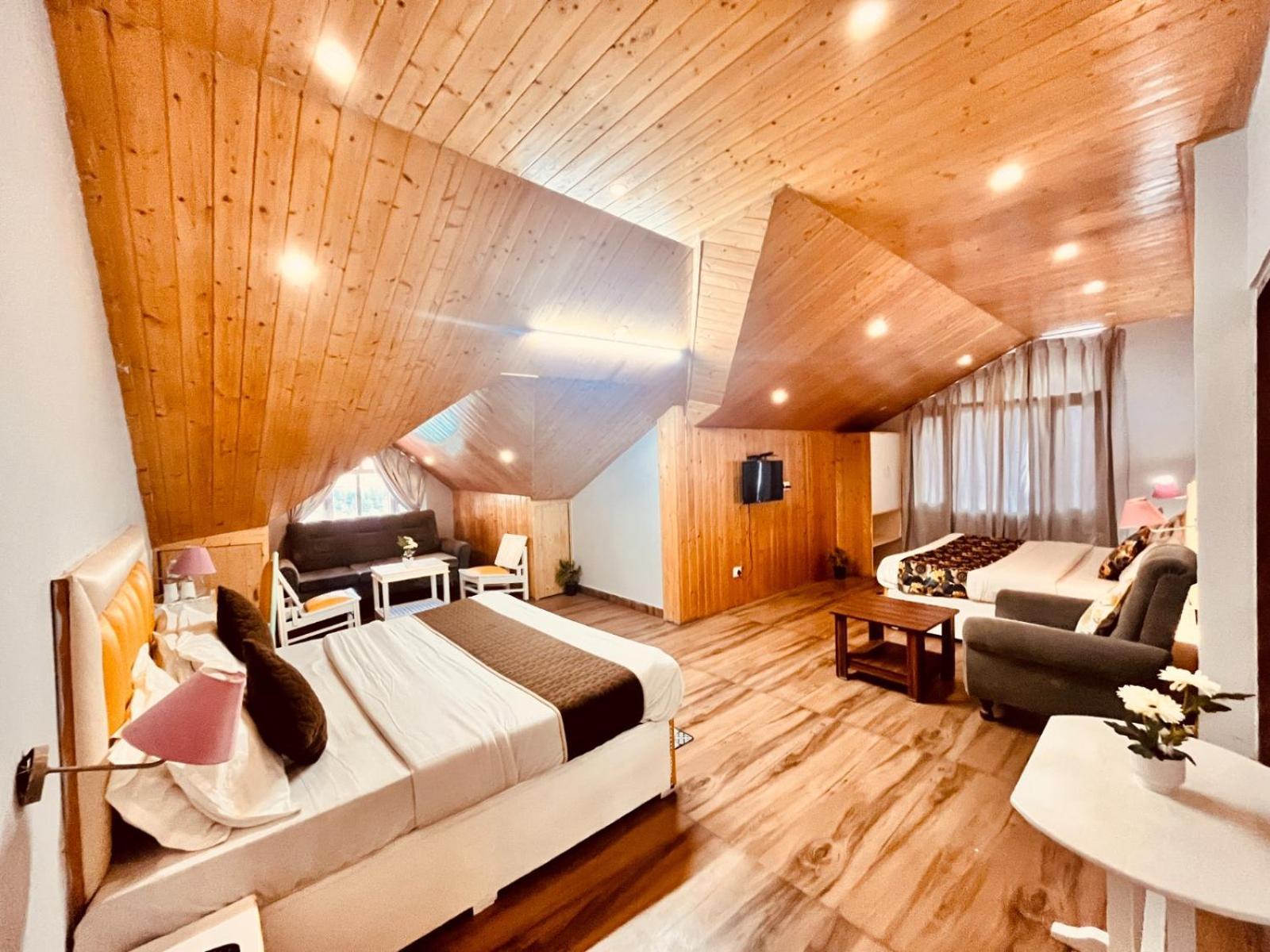 Hadimba Hill View By Hadimba Palace, Manali - Premium Room ! Family Hotel ! Parking ! Near Hadimba Temple Exterior foto