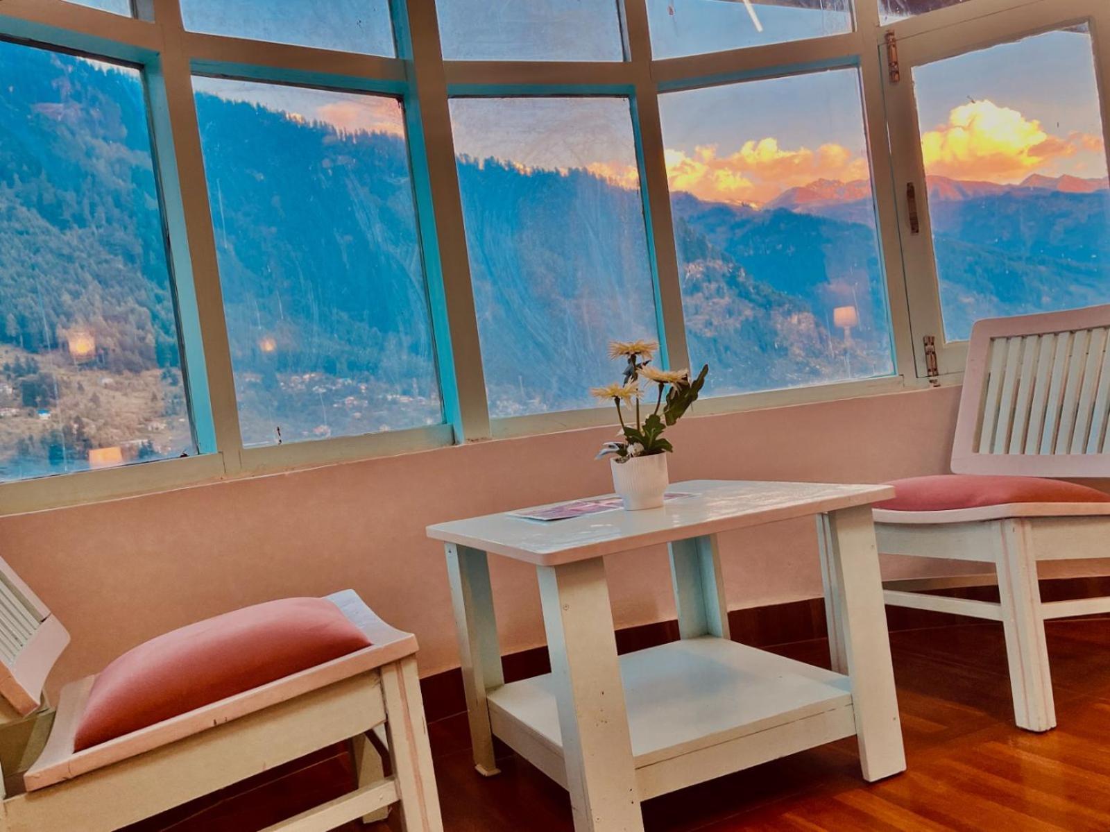 Hadimba Hill View By Hadimba Palace, Manali - Premium Room ! Family Hotel ! Parking ! Near Hadimba Temple Exterior foto