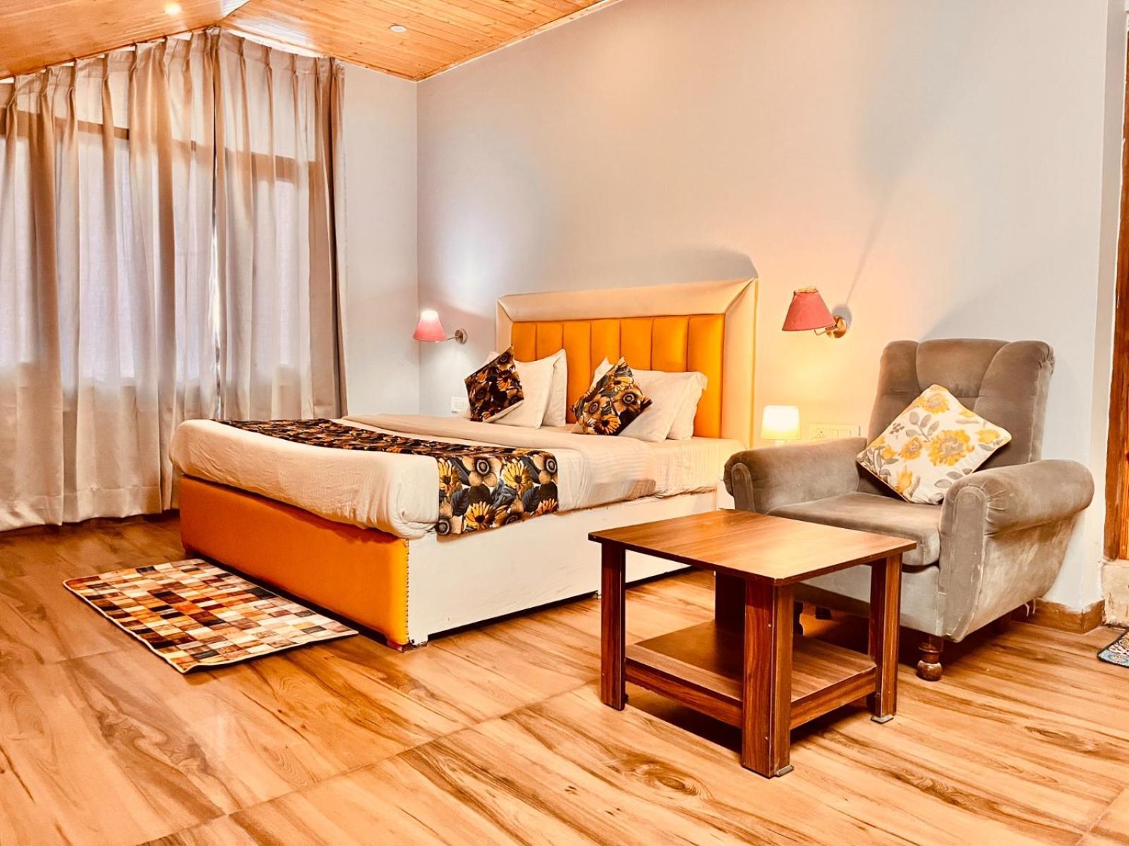 Hadimba Hill View By Hadimba Palace, Manali - Premium Room ! Family Hotel ! Parking ! Near Hadimba Temple Exterior foto